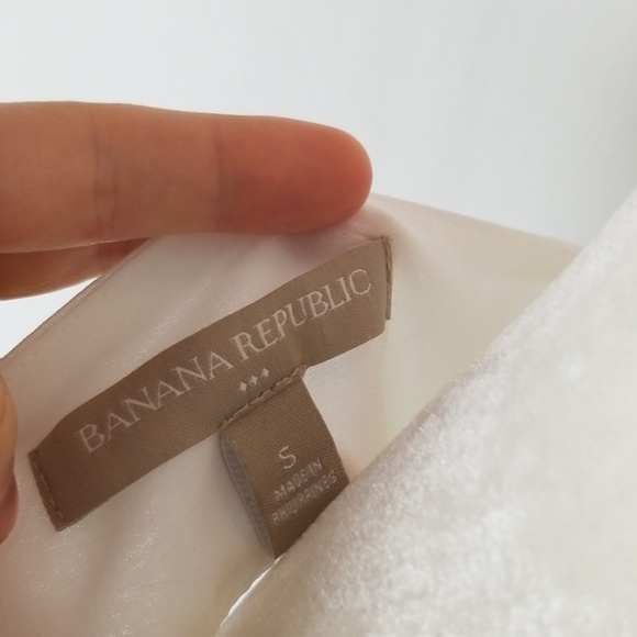 Banana Republic White V-Neck Blouse - Picture 6 of 6